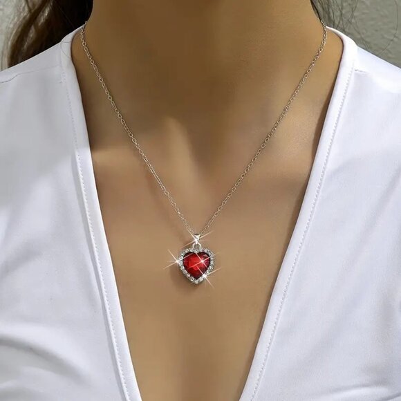 Red Titanic Heart of the Ocean Crystal Pendant Necklace Rhinestone Jewelry - Picture 3 of 6
